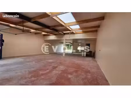 local d'activité 270 m²