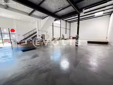local d'activité 521 m²