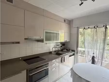 appartement 3 pièces 80 m²