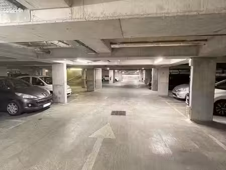 place de parking sécurisée en sous-sol – la courneuve – proche transports