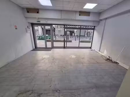 location commerce paris 75014 83m²