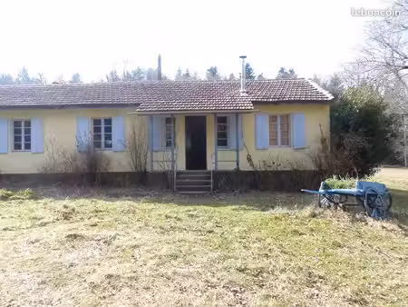 maison dans hameau forestier