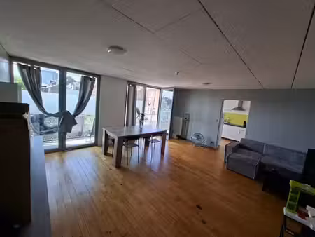 appartement 2 ch. lumineux avec balcon à seraing
