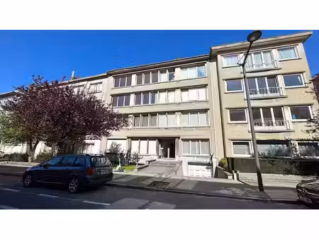 petillon - bureaux remis a neuf +/- 50 m2