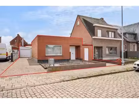 te renoveren woning op goede locatie + magazijn