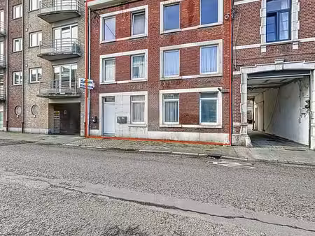*option*2 appartements - 6 garages et rez-commercial!