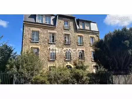 bel appartement 4 pièces proche centre ville