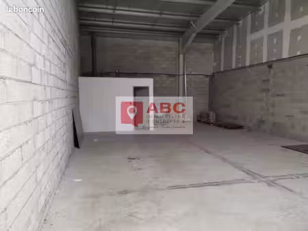 local commercial 192 m² narbonne