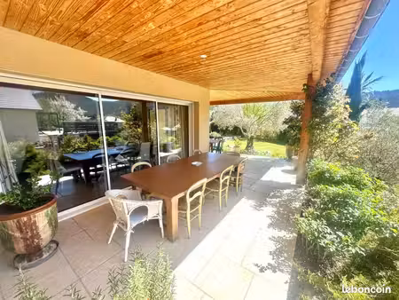 maison 6 pièces 159 m²
