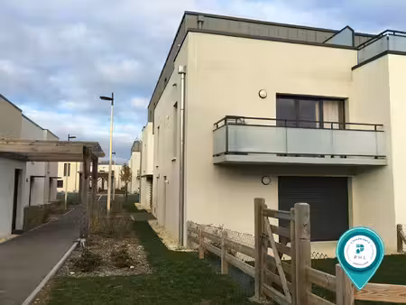 appartement recent 3 pièces de 63 m² avec balcon et parking