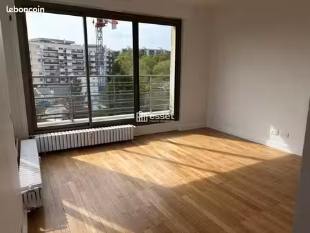 appartement 2 pièces 49m² à louer 1600 - saint cloud 92300