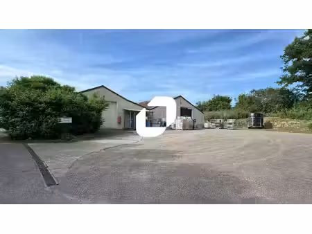 local d'activités à louer