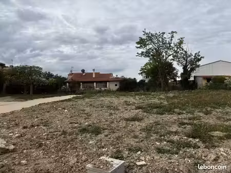 terrain 359 m² greasque