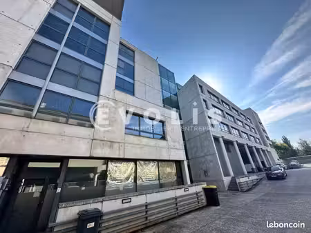 bureaux 2 946 m²