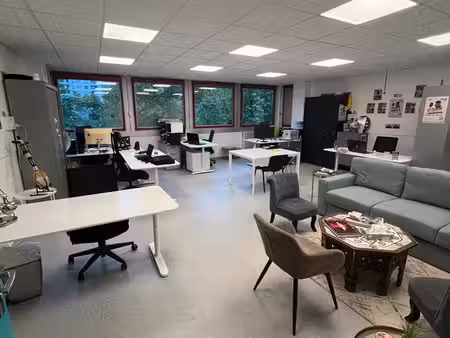 poste de coworking fixe – la défense / courbevoie – accès 24h/24 – 210 /mois