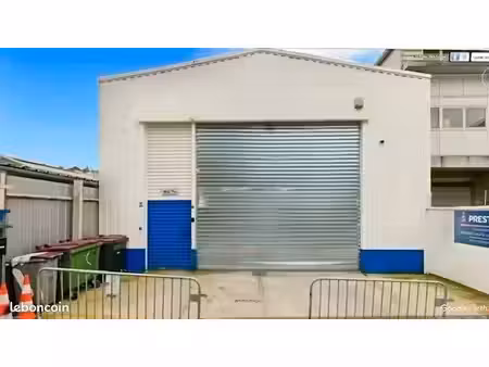 local d'activité 400 m²