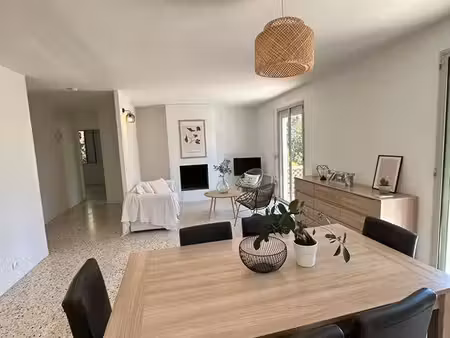 maison 3 chambres  climatisation  wifi  piscine  4000m2 terrain