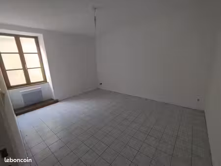 appartement 2 pièces à louer – 350 charges comprises