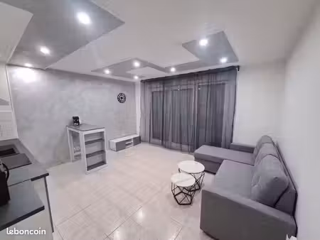 studio meublé avec terrasse