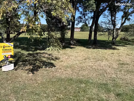 terrain à bâtir de 1779 m2 au prix de 38000 à taponnat-fleurignac (16)