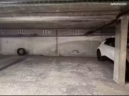 place de parking sécurisée