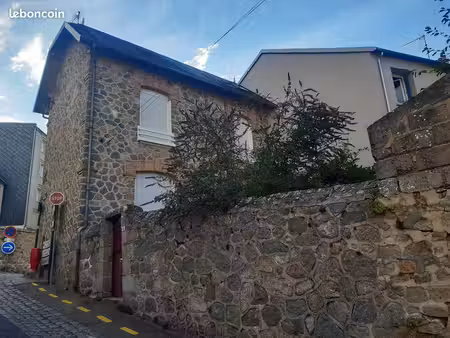 maison avec petit jardin dans l' hypercentre de guéret