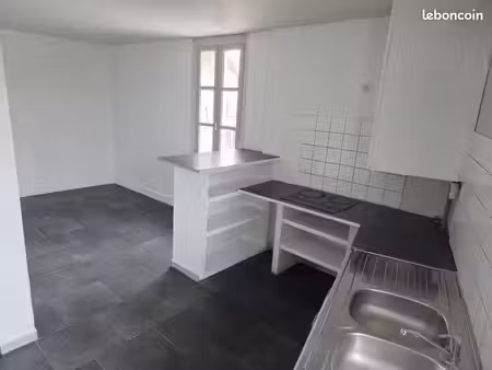 studio 1 pièce 30 m²