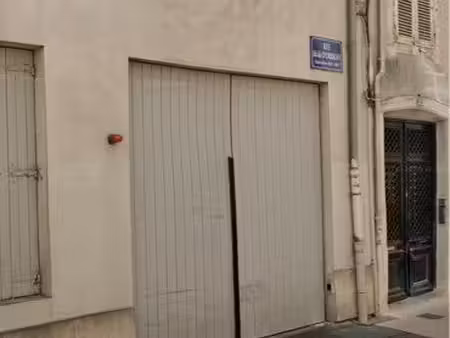 place de parking sécurisée en sous sol-la rochelle centre