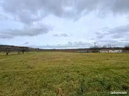 terrain 2 372 m² jonzac