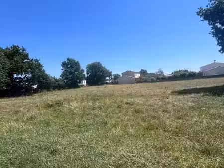 terrain 328 m² medis