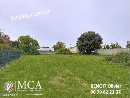 terrain 1 513 m² medis