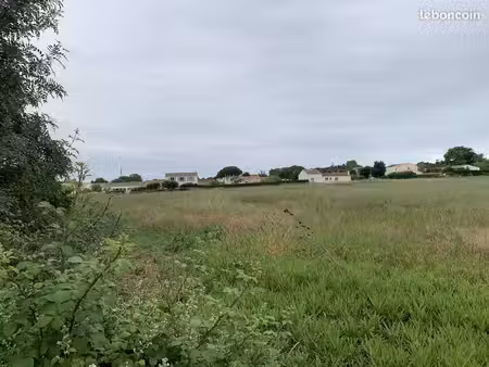 terrain à bâtir de 226 m2 au prix de 58700 à medis (17)