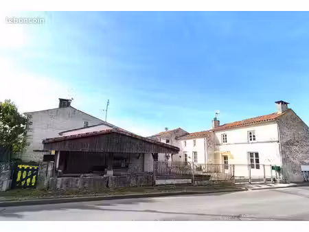 a quelques minutes de pons