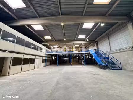 bureaux 1 450 m²