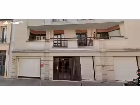 bureau 93 m²