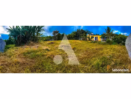 terrain 1 400 m² petite ile
