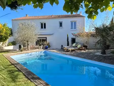 maison 4 chambres avec piscine