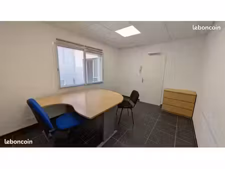 bureau 12 m² près de l'aéroport