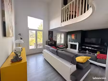 villa 4 chambres dans résidence sécurisée