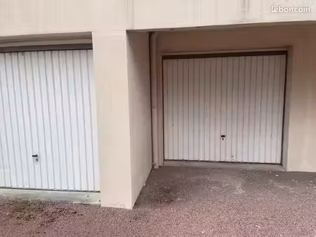 garage fermé dans résidence sécurisée