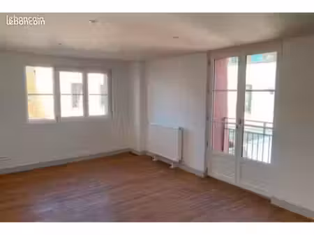 local professionnel 110 m² – 4 bureaux – fibre – centre gonesse
