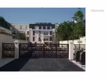 beau 2 pièces meublé 43 m² – balcon – double parking – ermont - 995 cc/mois
