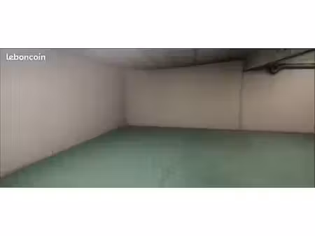 local de stockage 80m2 avec parking argenteuil centre