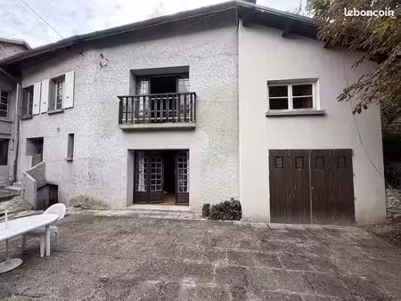 maison 10 pièces 241 m²