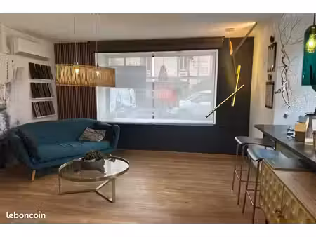 à louer  local commercial de 53 m² entièrement rénové 