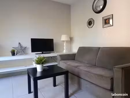 t2 lumineux récent avec balcon et parking à saint paul trois chateaux - centre ville à pie