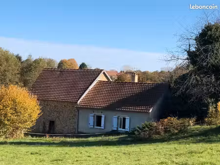 fermette rénovée avec dépendances et 2 hectares