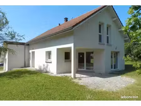 maison 3 chambres serre-les-sapins