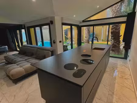 loue pour 10 mois studio à fourques