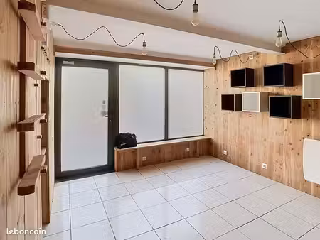 local commercial